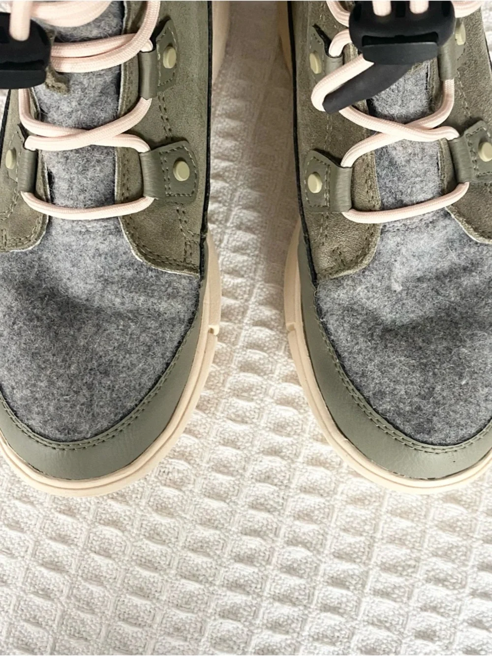 Sorel Olive Green and Gray Winter Lace-Up Boots with Cream Faux Fur